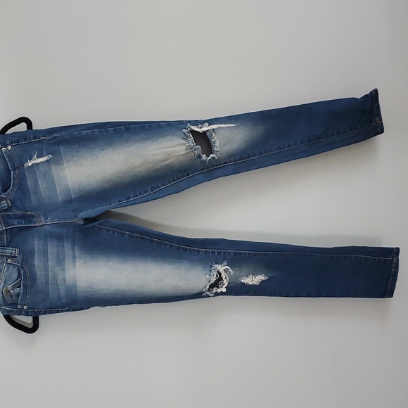 Women's Size 3. YMI Denim Stretch Jeans. - Picture 2 of 9